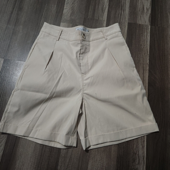 MISSLOOK Bermuda Shorts with Pockets Khaki size Small - Picture 1 of 3